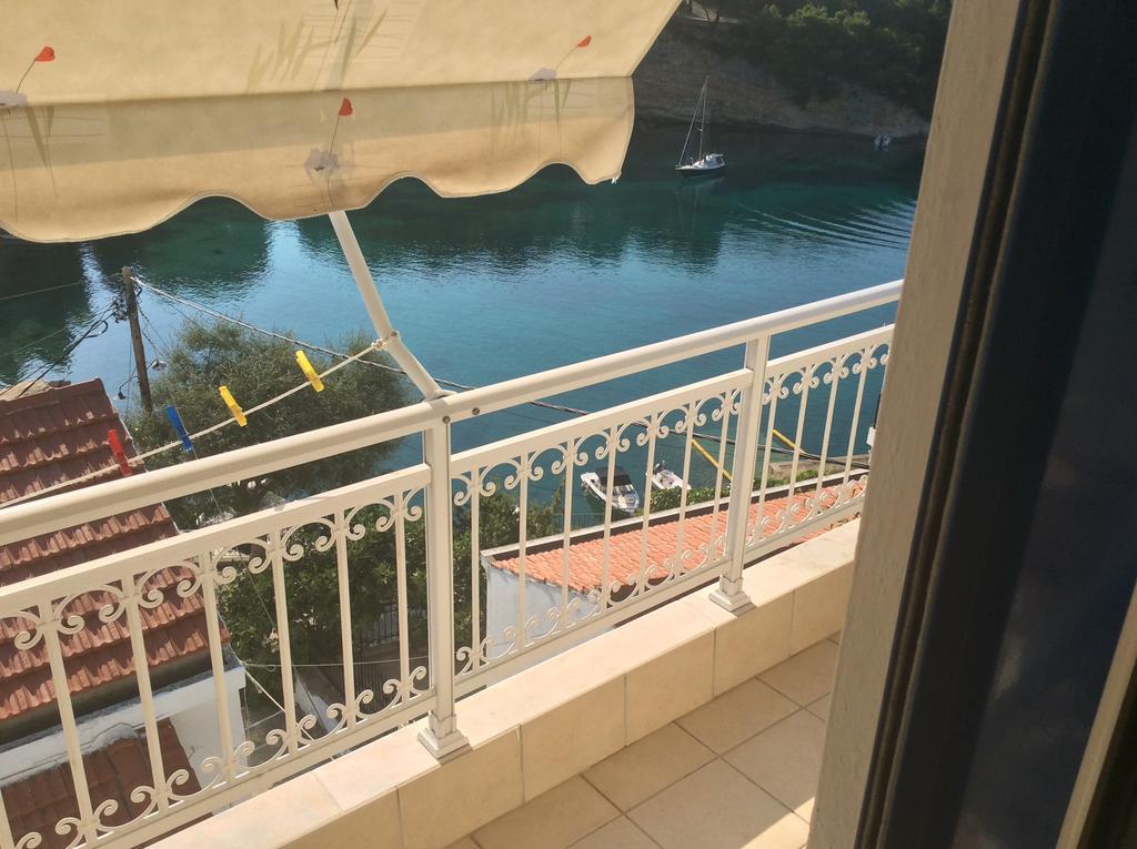 Kostas Rooms Votsi  Exterior foto