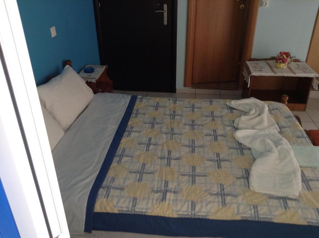Kostas Rooms Votsi  Habitación foto