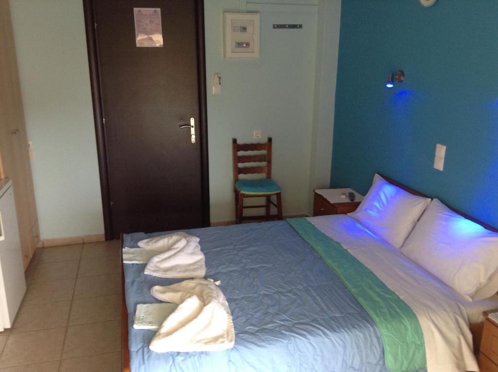 Kostas Rooms Votsi  Habitación foto